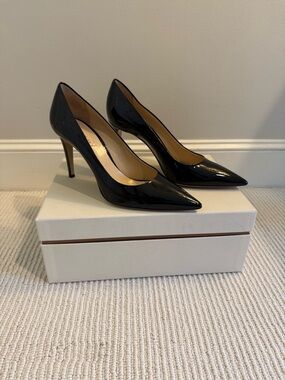 M. Gemi The Fiero Black Patent Pointed Pump 39 8.5